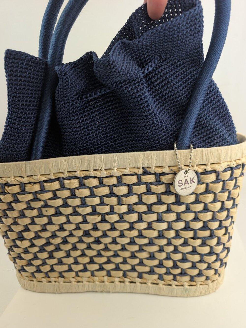 The Sak Original Woven Straw Rattan Basket Tote Bag Purse Navy Woven Insert EUC - Picture 6 of 12